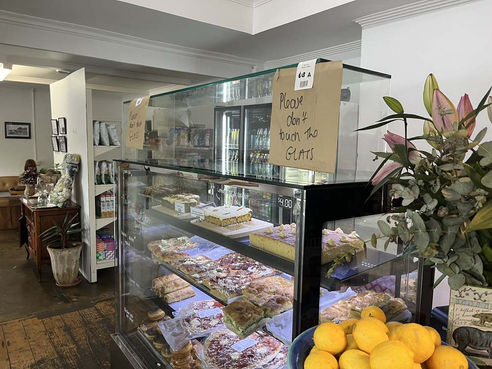 bakery glass sneeze trays in Dromana